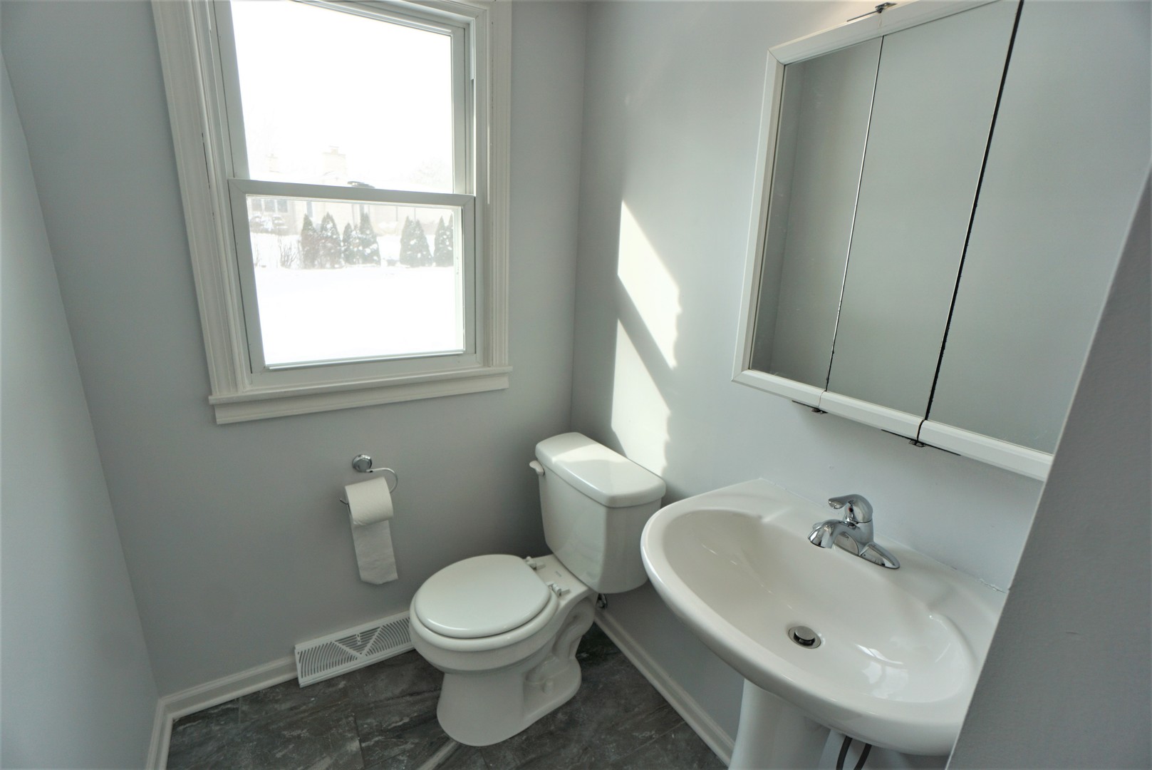2842 Scott Crescent Flossmoor, IL 60422 - Photo 13 of 43 a bathroom with a sink and a toilet