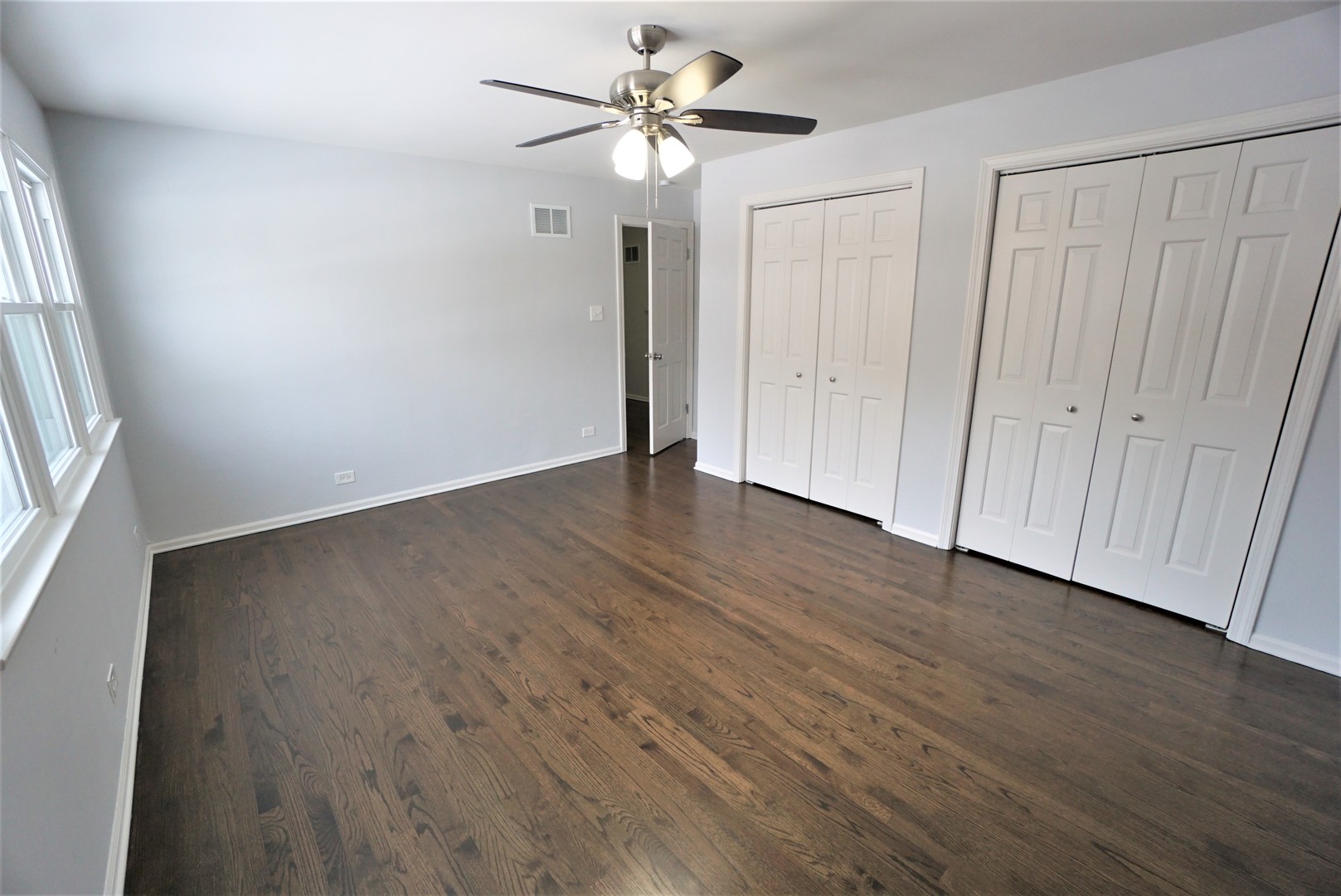 2842 Scott Crescent Flossmoor, IL 60422 - Photo 25 of 43 a view of an empty room with a window