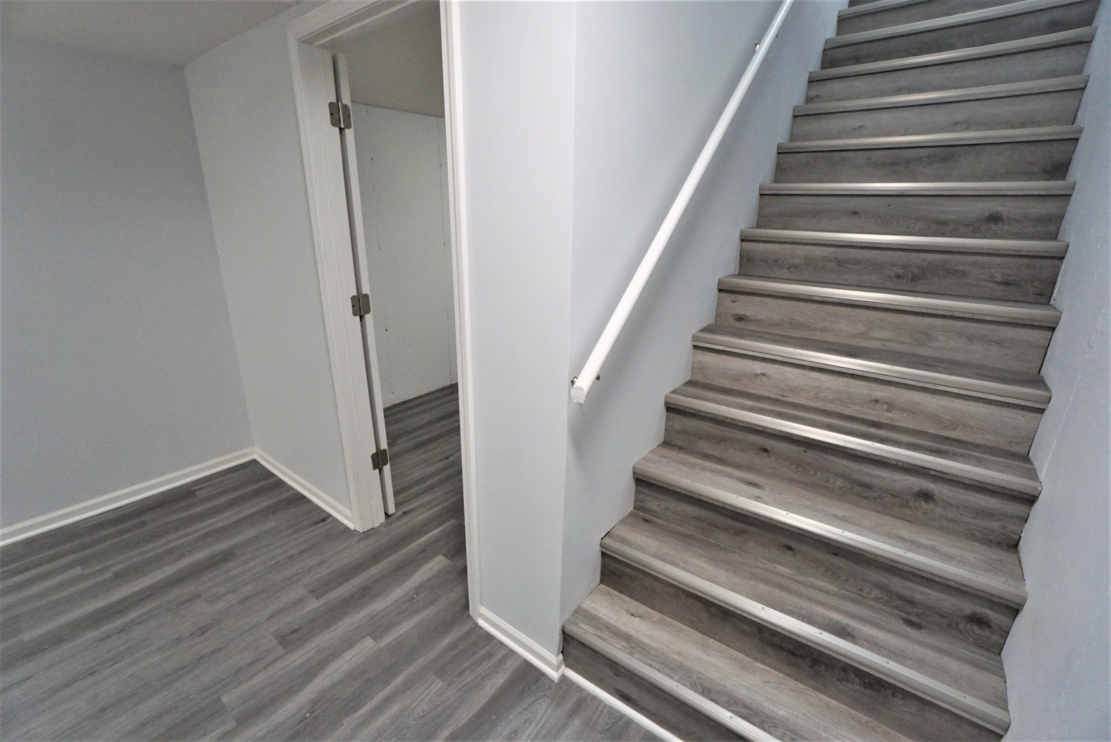 2842 Scott Crescent Flossmoor, IL 60422 - Photo 28 of 43 a view of entryway