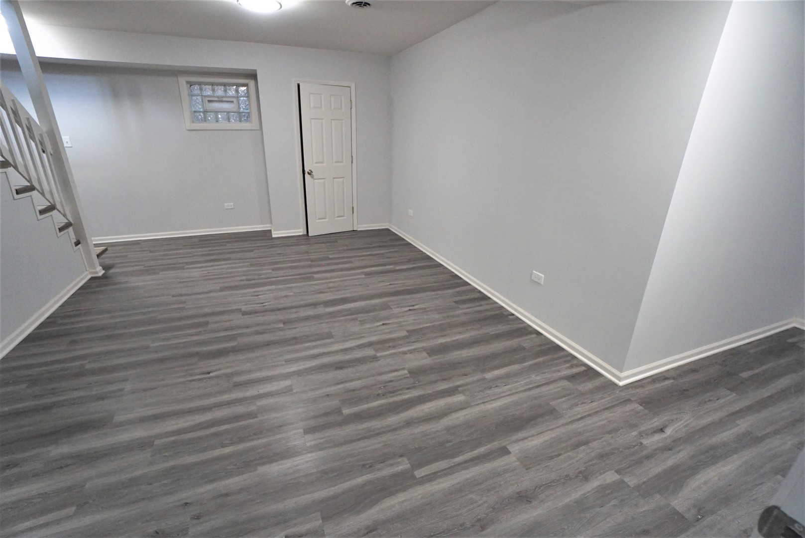 2842 Scott Crescent Flossmoor, IL 60422 - Photo 32 of 43 wooden floor in an empty room