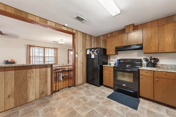 $169,900 | 500 Lazy Lane, Wharton, TX 77488
