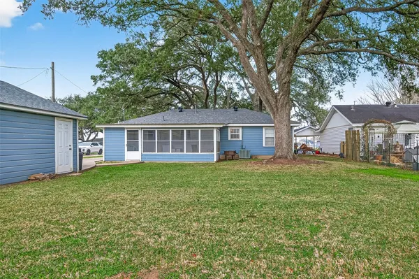 $169,900 | 500 Lazy Lane, Wharton, TX 77488