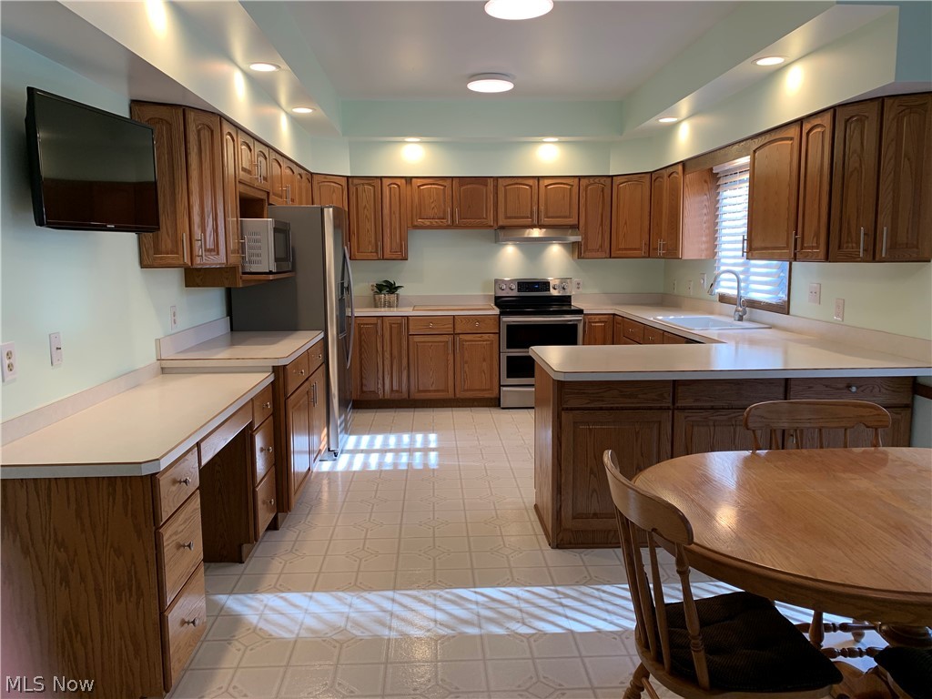 452 Longspur Road Highland Heights, OH 44143 - Photo 3 of 29