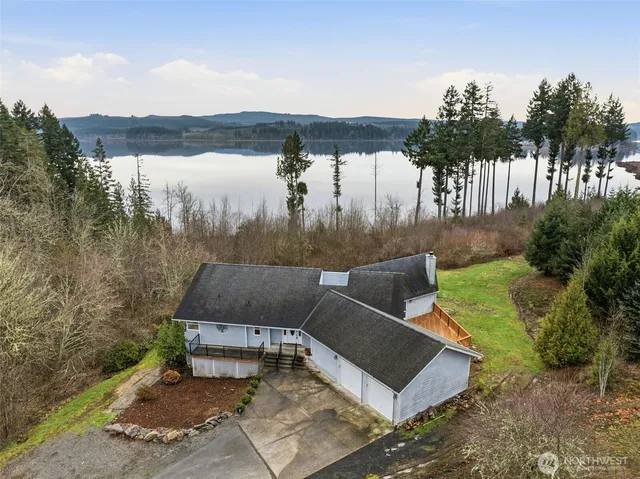 $775,000 | 211 Basswood Drive, Silverlake, WA 98645