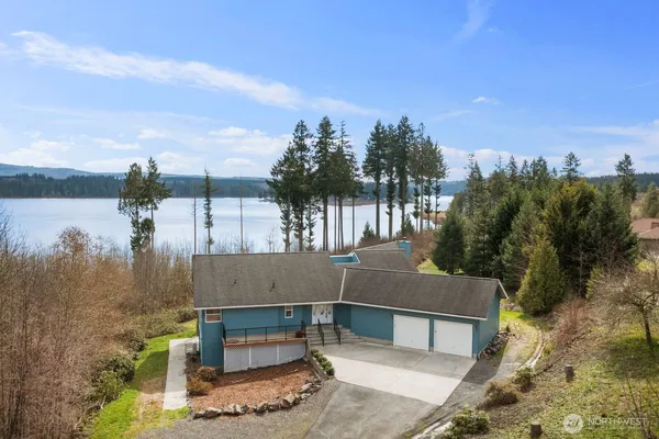 $775,000 | 211 Basswood Drive, Silverlake, WA 98645