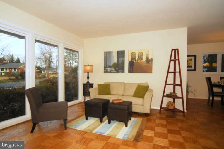 7513 Axton Street Springfield, VA 22151 - Photo 3 of 29 Living Room