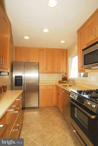 7513 Axton Street Springfield, VA 22151 - Photo 8 of 29 Kitchen