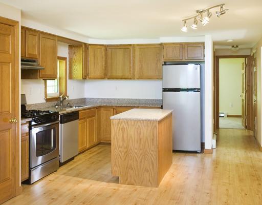 82 Hardwick Road Boothbay, ME 04537 - Photo 3 of 11 Kitchen.
