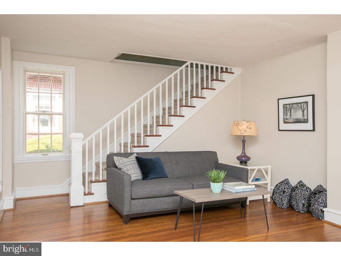 1604 Prospect Ridge Boulevard Haddon Heights, NJ 08035 - Photo 7 of 25 Living Room