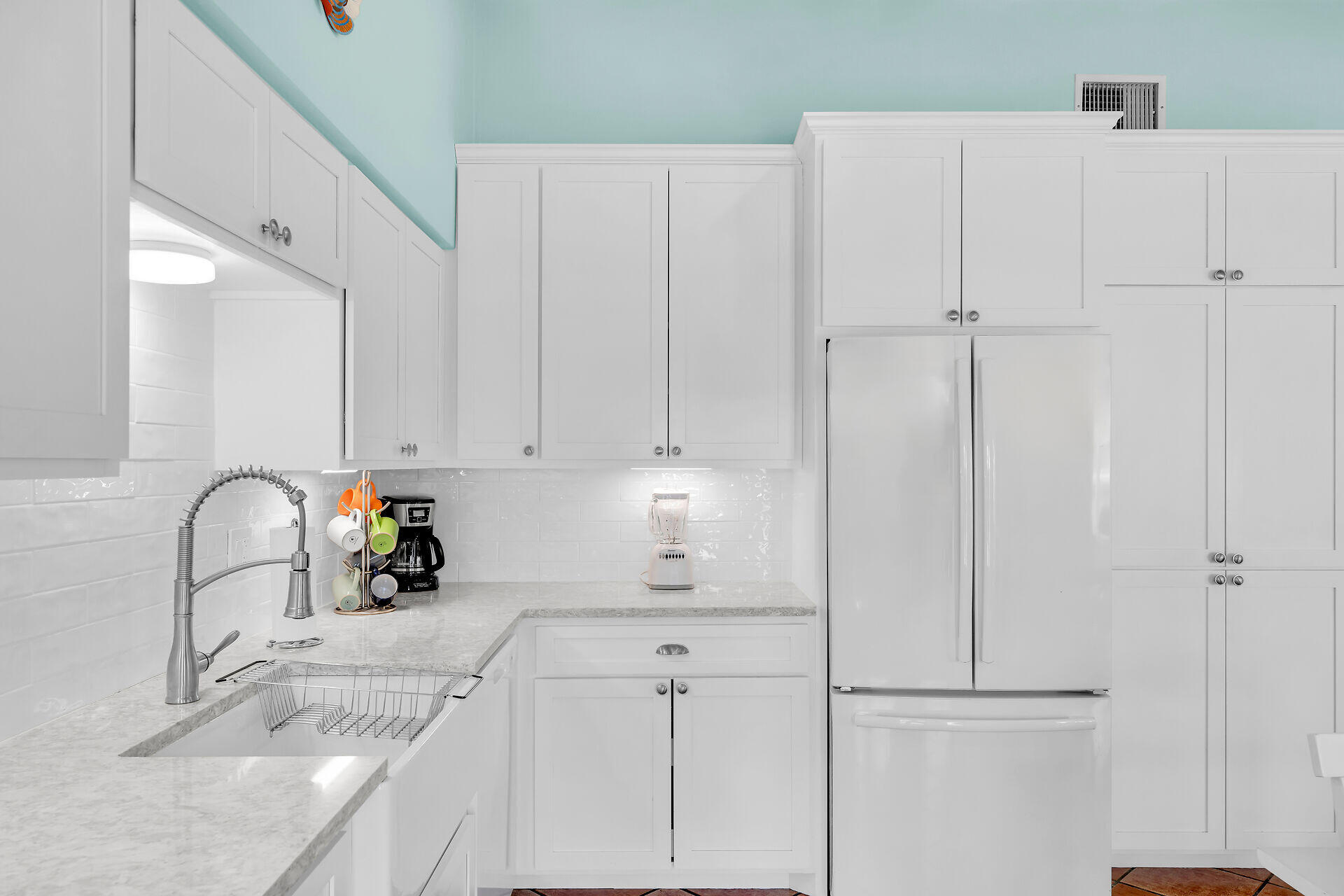 741 9th Street Key Colony Beach, FL 33051 - Photo 11 of 39 virtual-tour-363961-mls-high-res-image-1