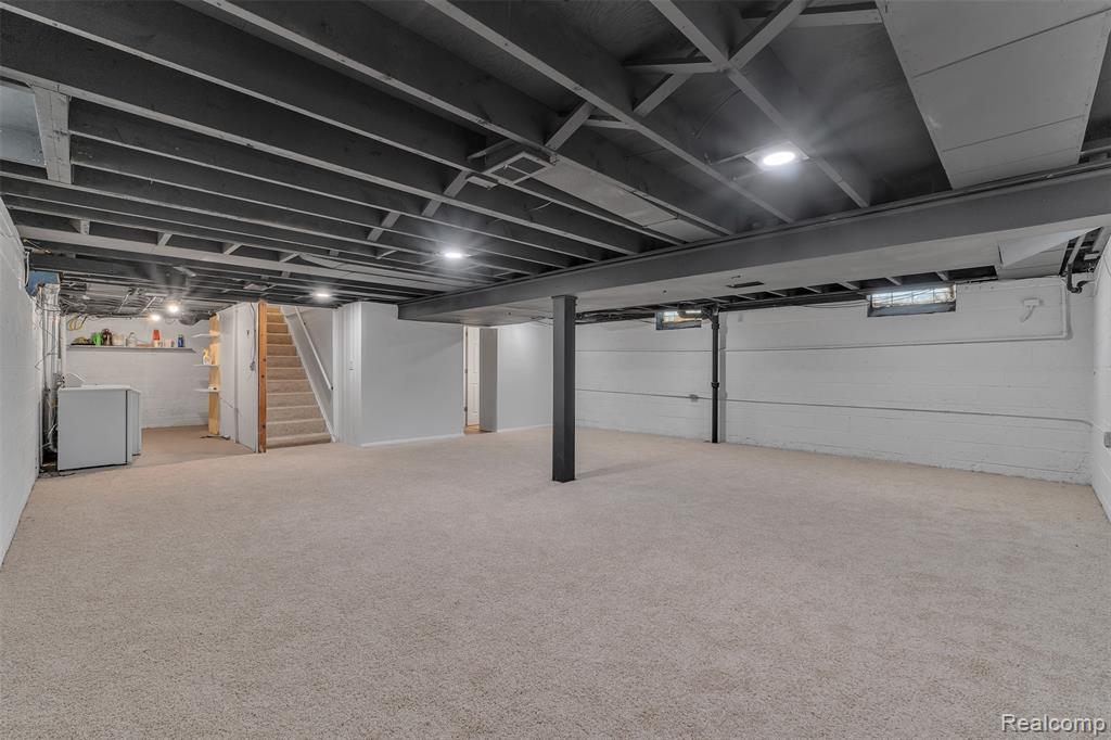 765 Vernier Road Grosse Pointe Woods, MI 48236 - Photo 32 of 49