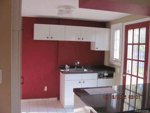 1772 Graefield Road Birmingham, MI 48009 - Photo 4 of 11 016.JPG