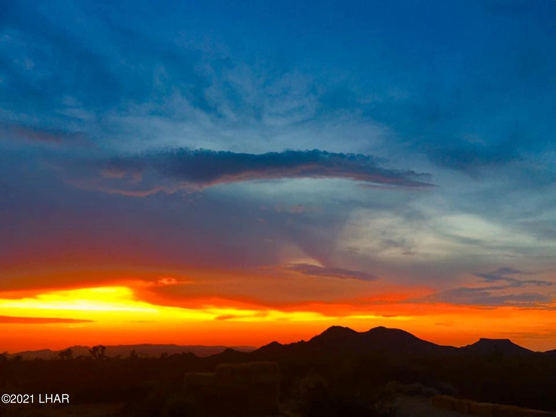 3384 South Custer Road Yucca, AZ 86438 - Photo 15 of 32 Gorgeous Sunsets!