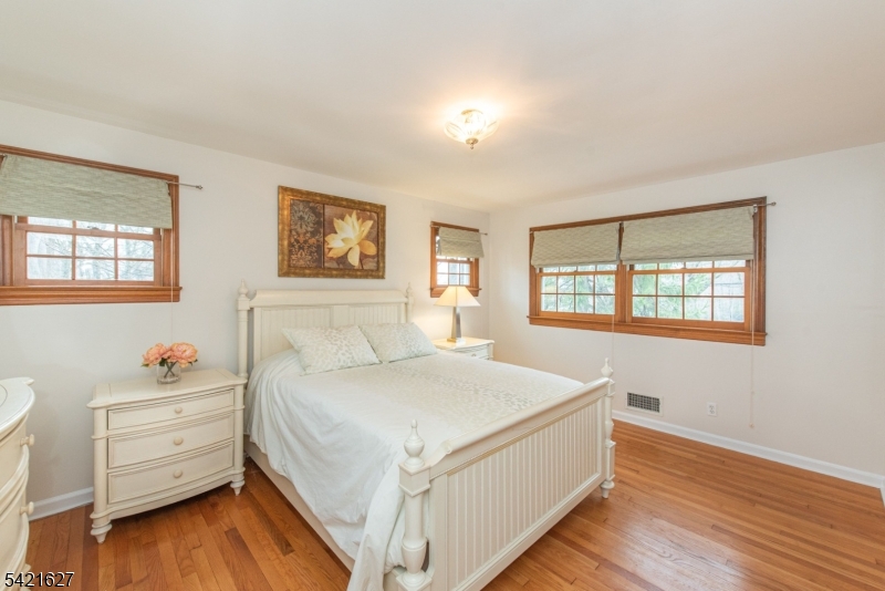 4 Oak Ridge North Caldwell, NJ 07006 - Photo 17 of 33