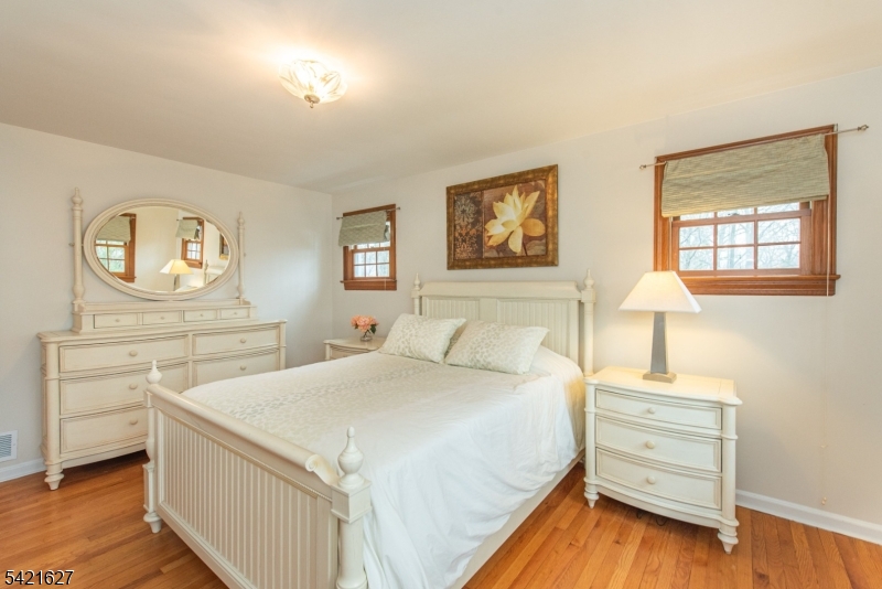 4 Oak Ridge North Caldwell, NJ 07006 - Photo 18 of 33