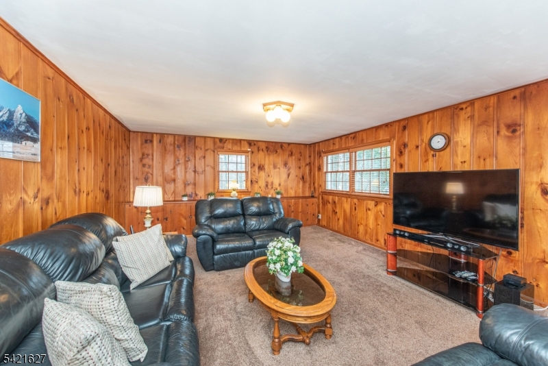 4 Oak Ridge North Caldwell, NJ 07006 - Photo 21 of 33