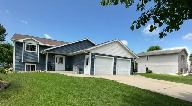 $319,000 | 1103 North 15th Street, Montevideo, MN 56265