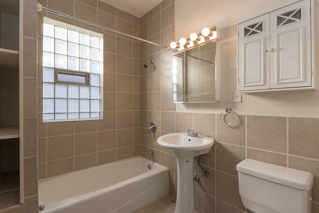 1440 West Addison Street, Unit 2 Chicago, IL 60613 - Photo 18 of 20