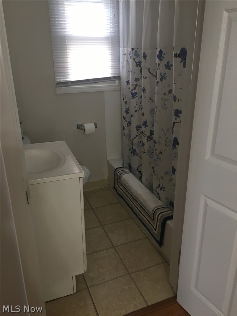 1338 Sunset Road Cleveland, OH 44124 - Photo 11 of 26