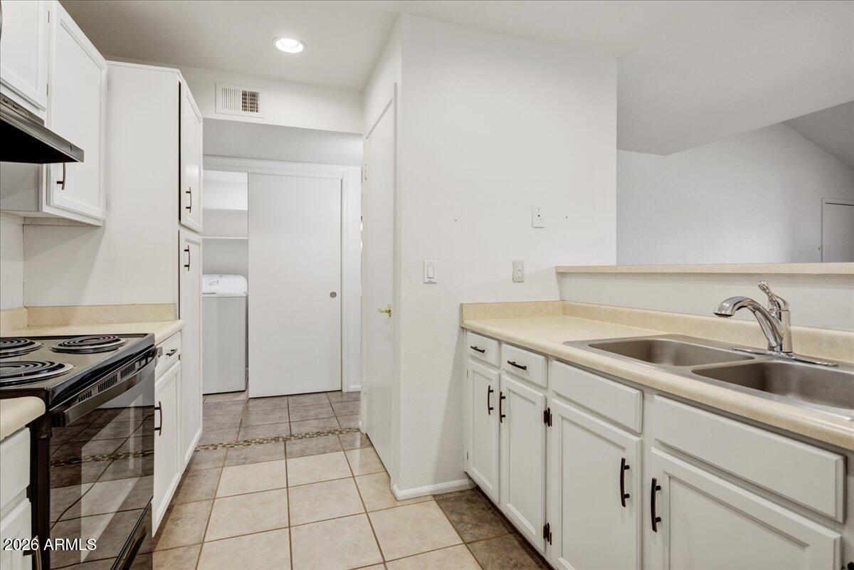 533 West Guadalupe Road, Unit 2022 Mesa, AZ 85210 - Photo 4 of 17 06-Kitchen Detail
