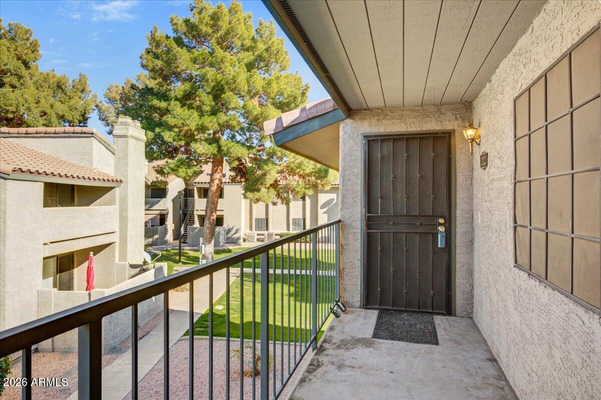 533 West Guadalupe Road, Unit 2022 Mesa, AZ 85210 - Photo 7 of 17 02-Entryway