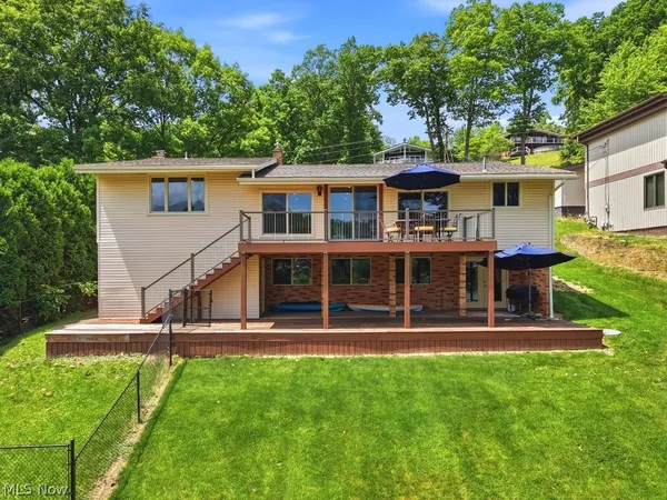 $799,900 | 160 West Mohawk Drive, Malvern, OH 44644