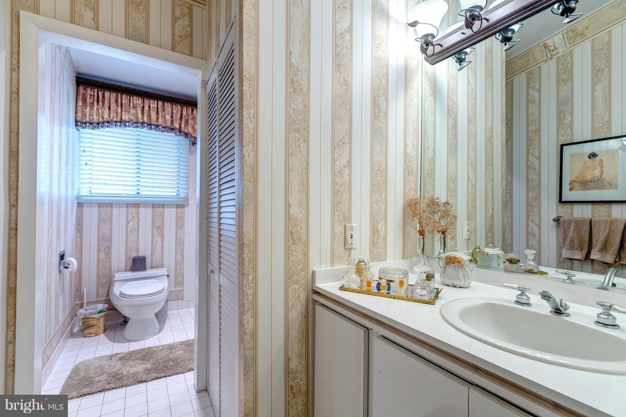 3700 Gardenview Road Baltimore, MD 21208 - Photo 21 of 30 Expansive Bathroom