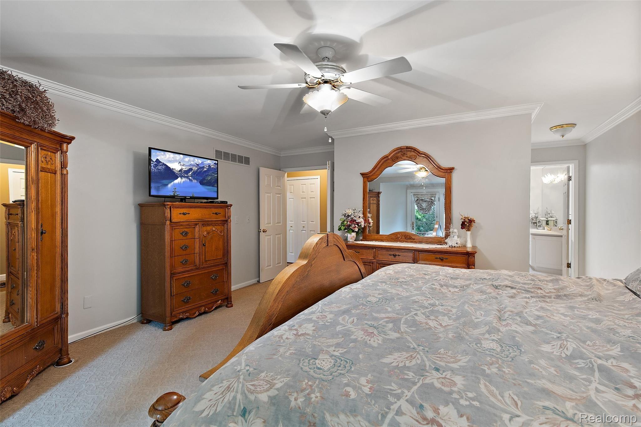 49869 Riverside Drive Macomb, MI 48044 - Photo 37 of 58 49869 Riverside Dr-18.jpg