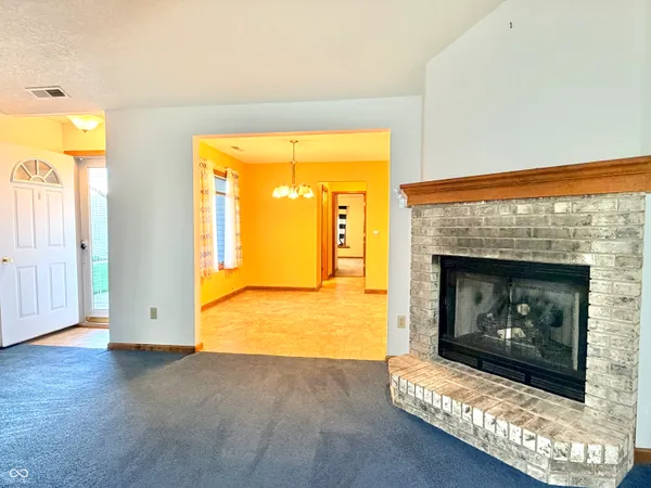 $205,500 | 1767 East Inverness Circle, Columbia City, IN 46725
