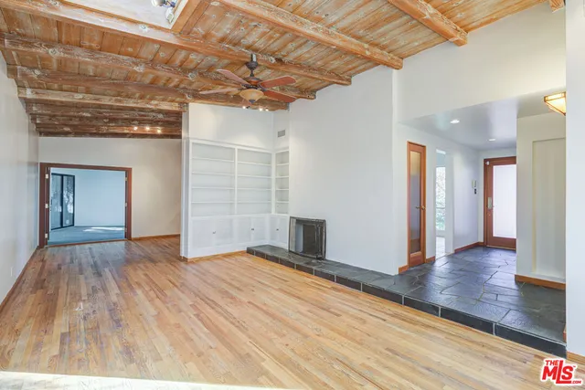 $1,575,000 | 15511 Woodcrest Drive, Sherman Oaks, CA 91403