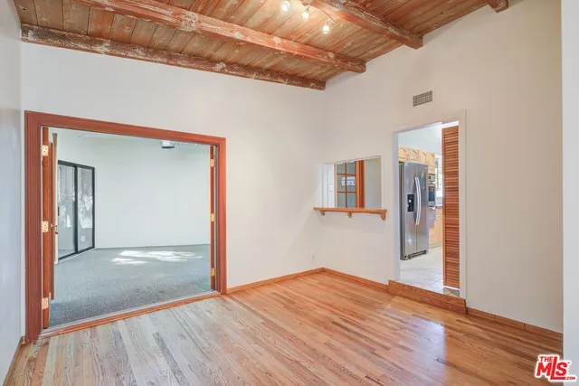 $1,575,000 | 15511 Woodcrest Drive, Sherman Oaks, CA 91403