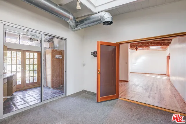 $1,575,000 | 15511 Woodcrest Drive, Sherman Oaks, CA 91403