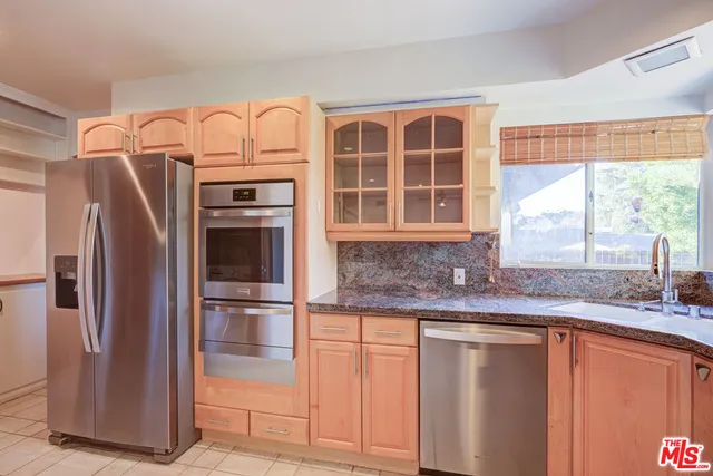 $1,575,000 | 15511 Woodcrest Drive, Sherman Oaks, CA 91403