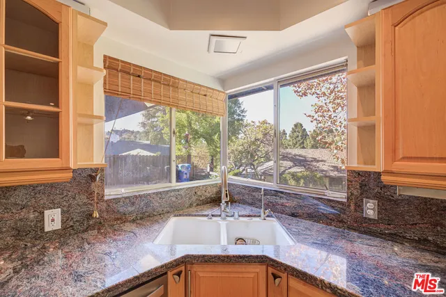 $1,575,000 | 15511 Woodcrest Drive, Sherman Oaks, CA 91403