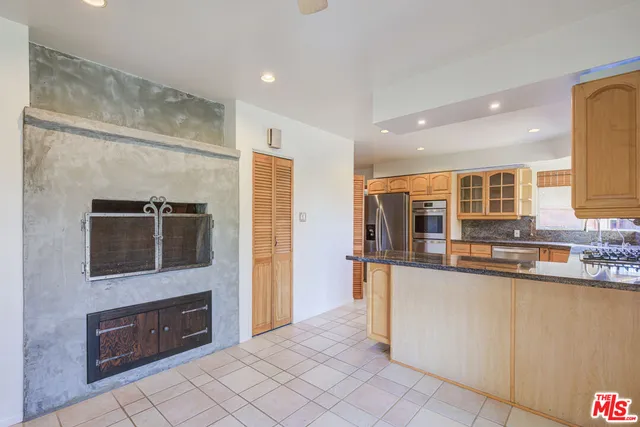 $1,575,000 | 15511 Woodcrest Drive, Sherman Oaks, CA 91403