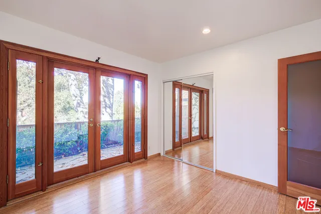 $1,575,000 | 15511 Woodcrest Drive, Sherman Oaks, CA 91403