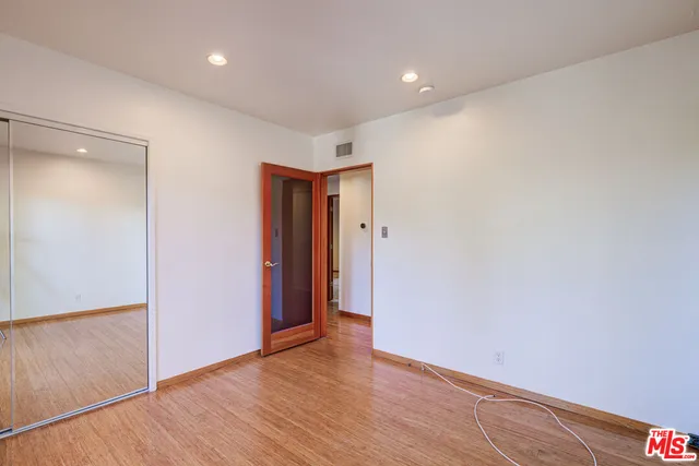 $1,575,000 | 15511 Woodcrest Drive, Sherman Oaks, CA 91403