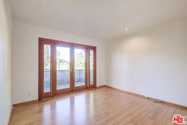 $1,575,000 | 15511 Woodcrest Drive, Sherman Oaks, CA 91403