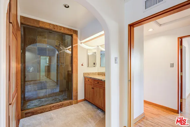 $1,575,000 | 15511 Woodcrest Drive, Sherman Oaks, CA 91403