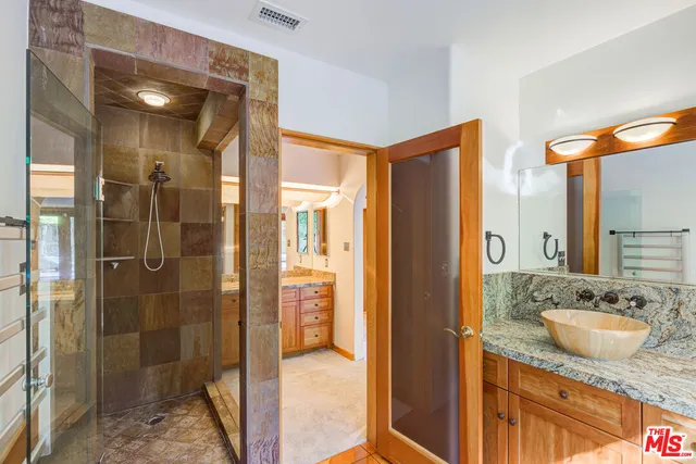 $1,575,000 | 15511 Woodcrest Drive, Sherman Oaks, CA 91403