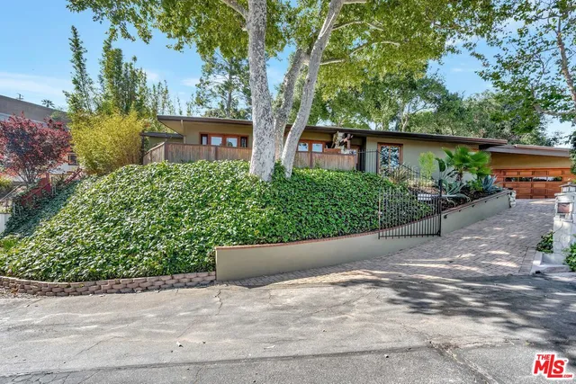 $1,575,000 | 15511 Woodcrest Drive, Sherman Oaks, CA 91403