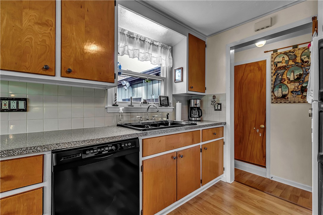 100 Brompton Road Amherst, NY 14221 - Photo 14 of 44