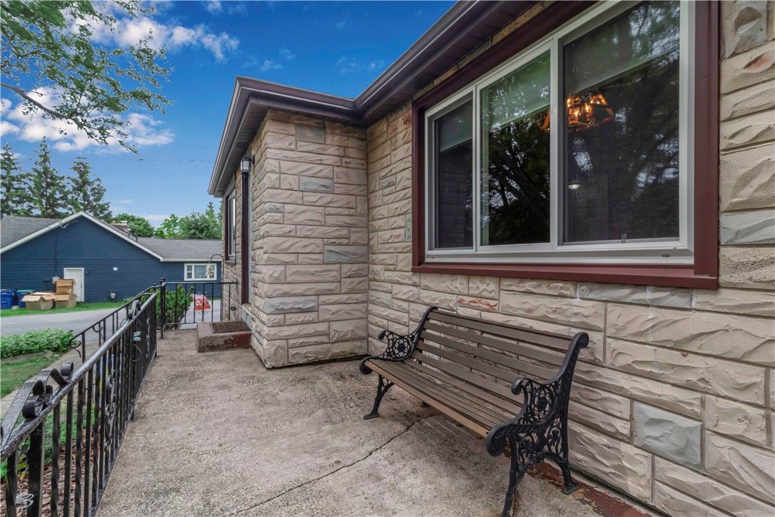 100 Brompton Road Amherst, NY 14221 - Photo 3 of 44