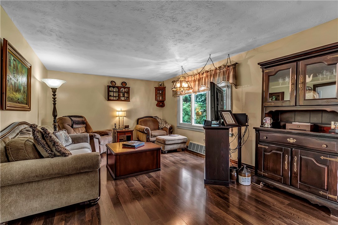 100 Brompton Road Amherst, NY 14221 - Photo 6 of 44