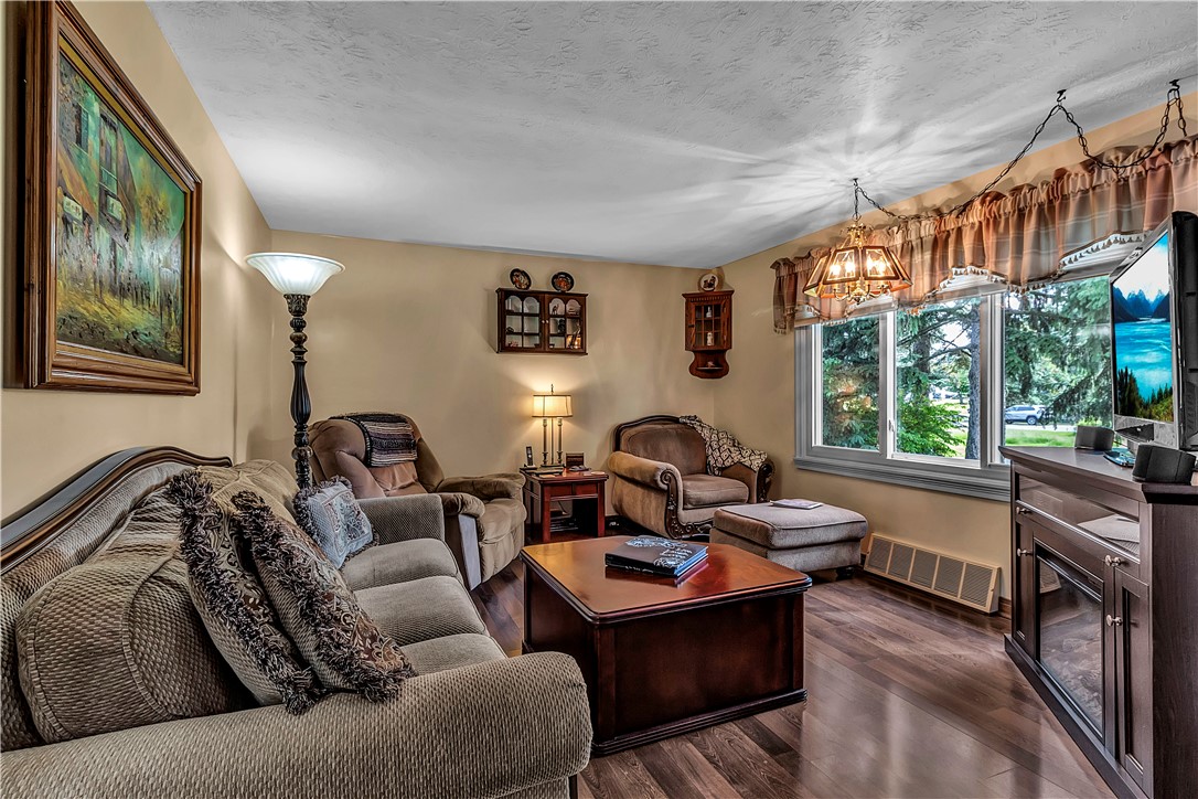 100 Brompton Road Amherst, NY 14221 - Photo 7 of 44