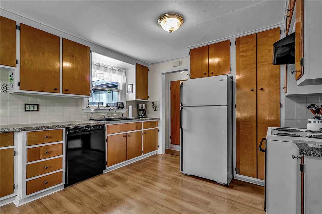 100 Brompton Road Amherst, NY 14221 - Photo 10 of 44