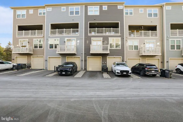 $3,150 | 43011 Prophecy Terrace, Sterling, VA 20166