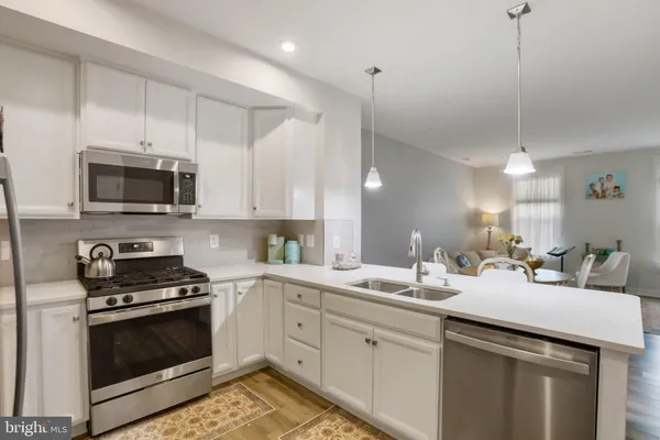 $3,150 | 43011 Prophecy Terrace, Sterling, VA 20166