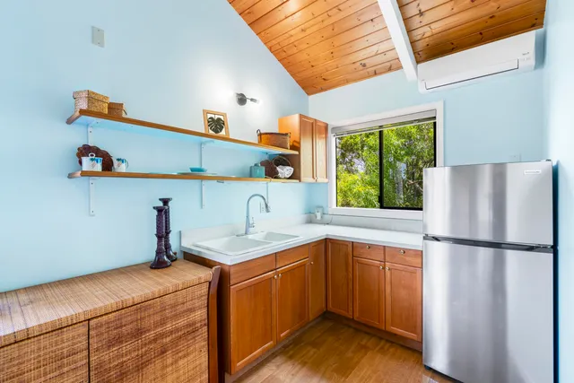 $3,150,000 | 563 Mikioi Place, Kihei, HI 96753