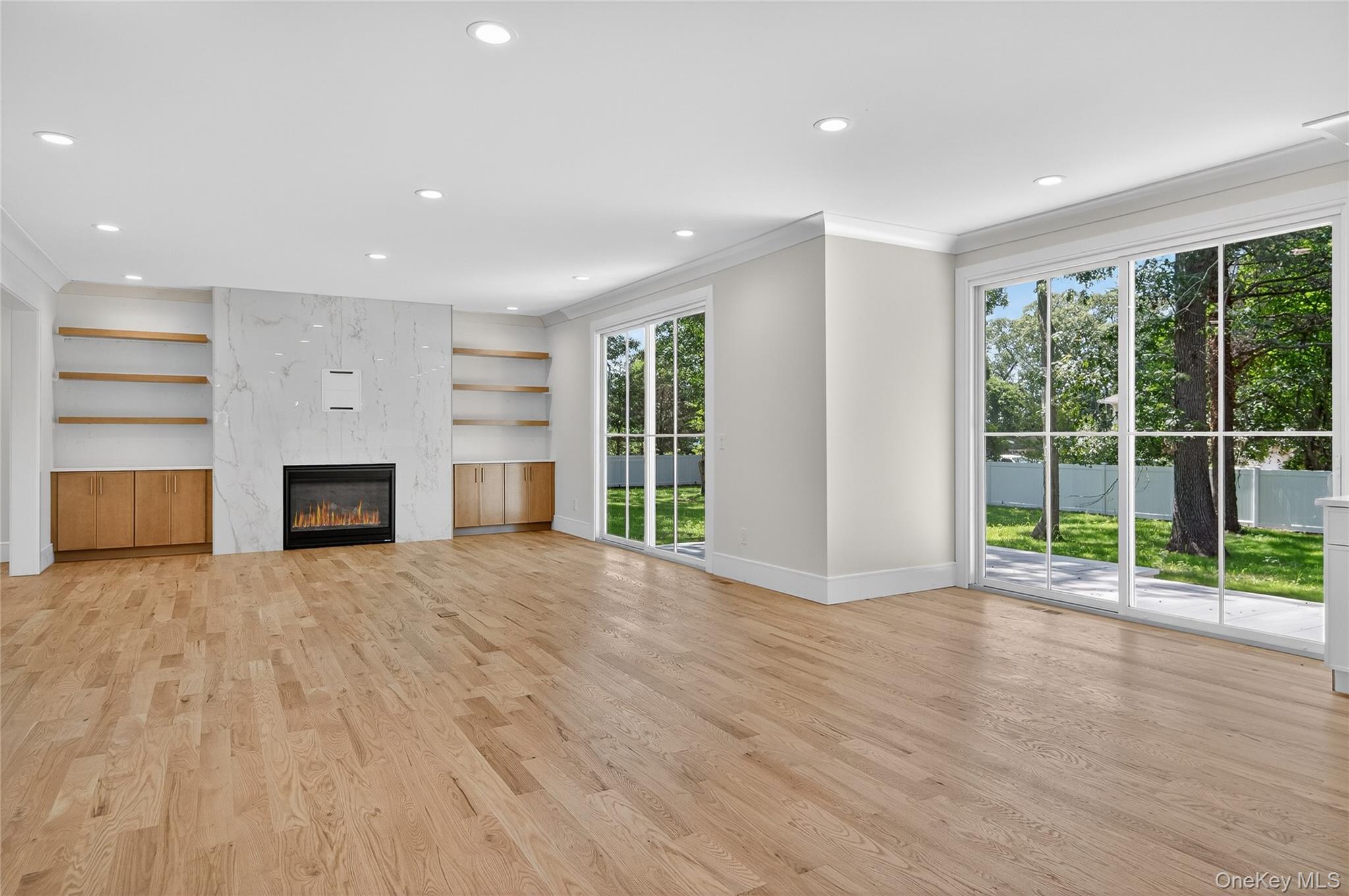 654 Caledonia Road Dix Hills, NY 11746 - Photo 12 of 37